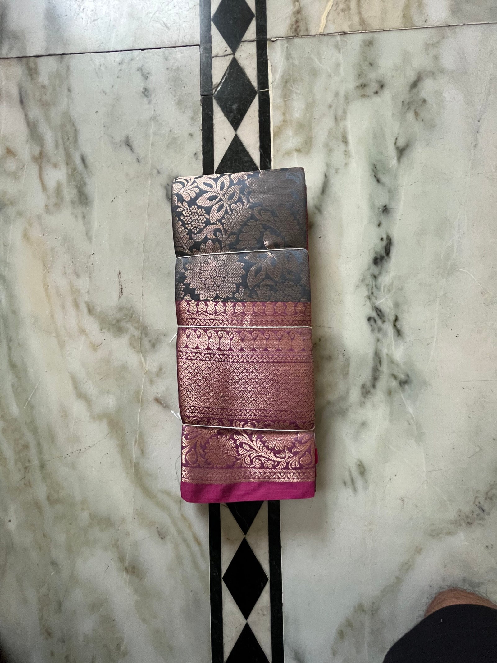 Gray Pink Kanchipuram Silk Saree Gray Pink Kanchipuram Silk Saree