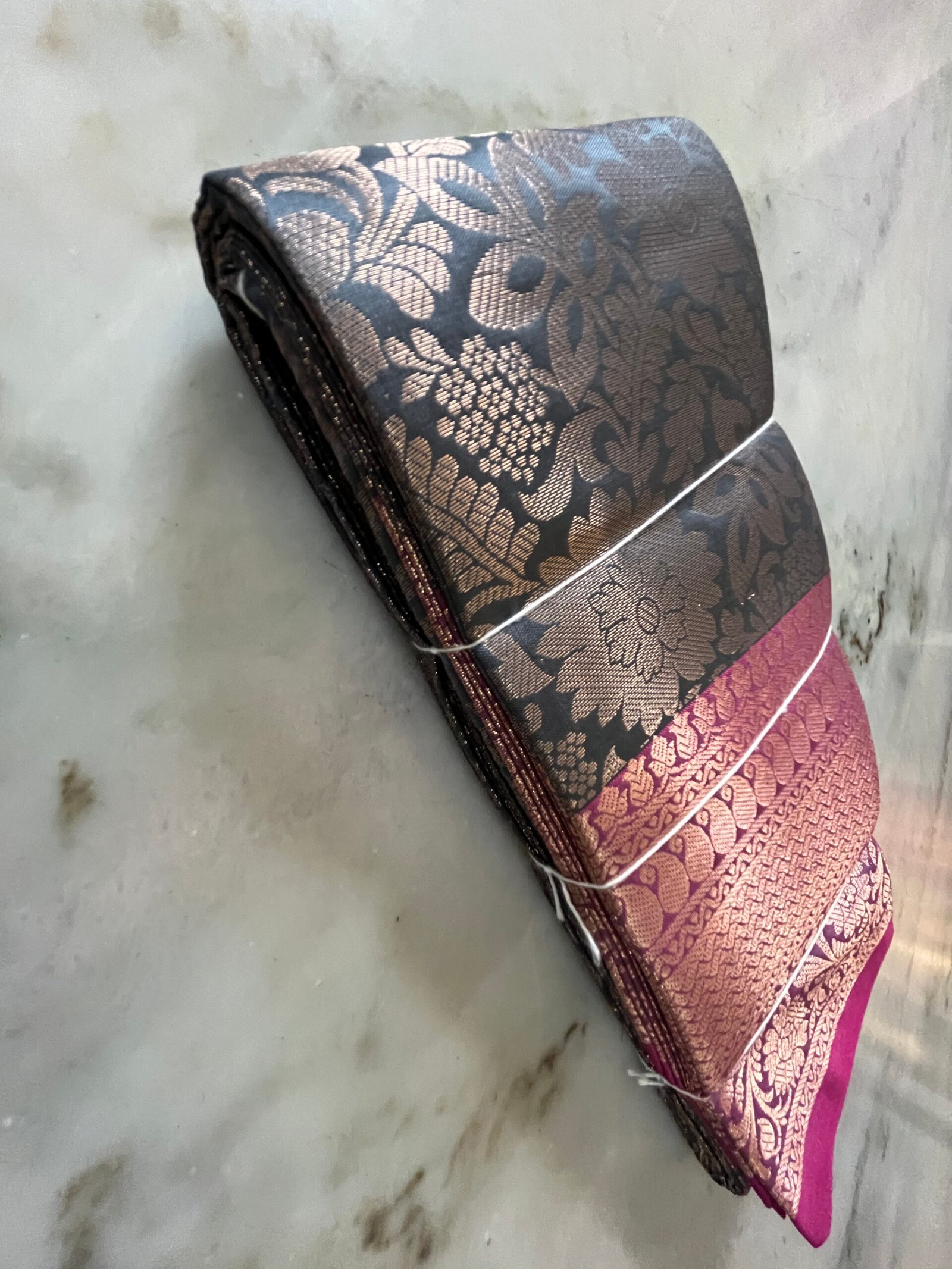 Gray Pink Kanchipuram Silk Saree Gray Pink Kanchipuram Silk Saree
